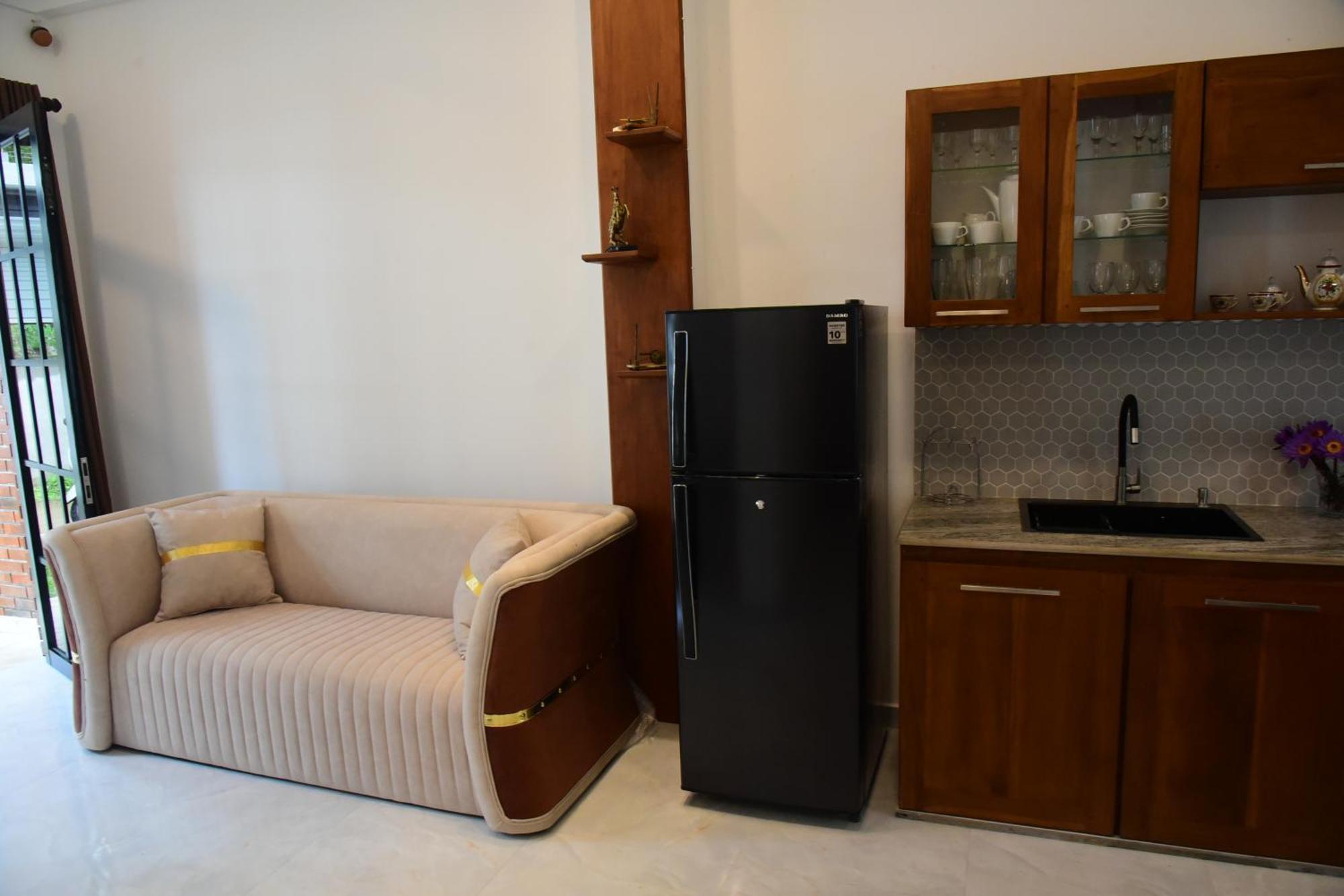 Ocean Ripples Hotel Hikkaduwa Bagian luar foto
