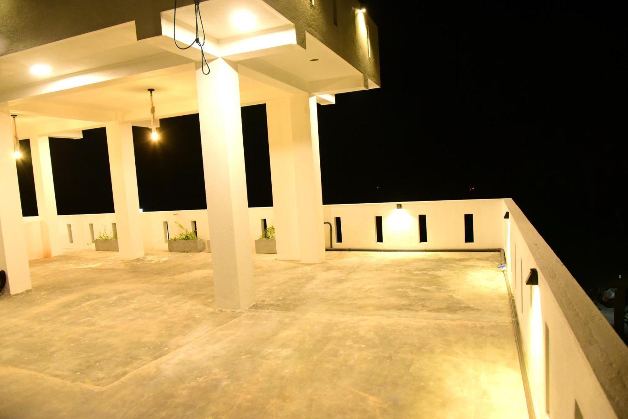 Ocean Ripples Hotel Hikkaduwa Bagian luar foto