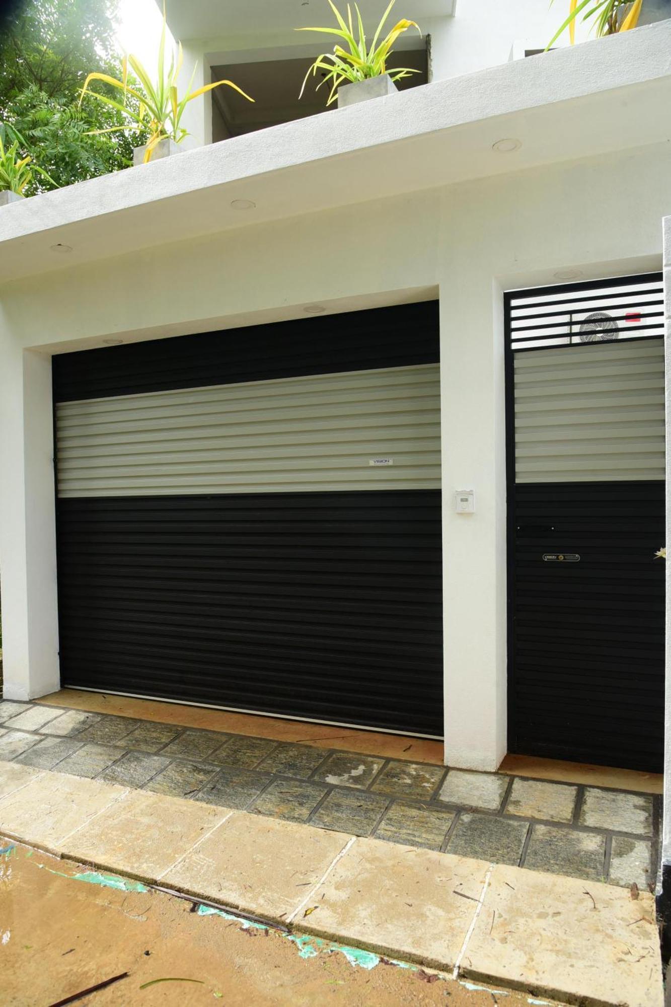 Ocean Ripples Hotel Hikkaduwa Bagian luar foto